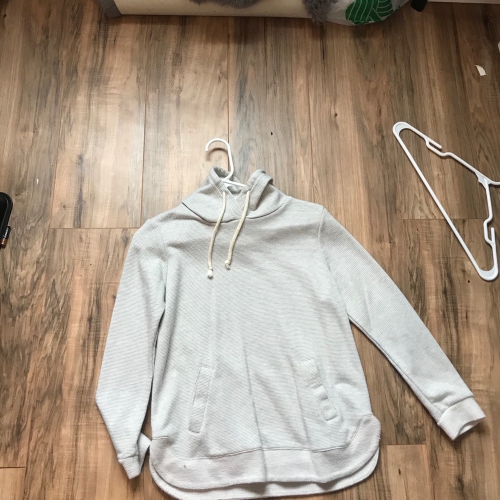 Hooded shirt
